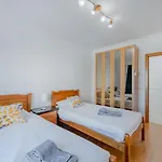 度假居 Camelias Vip By Interhome *